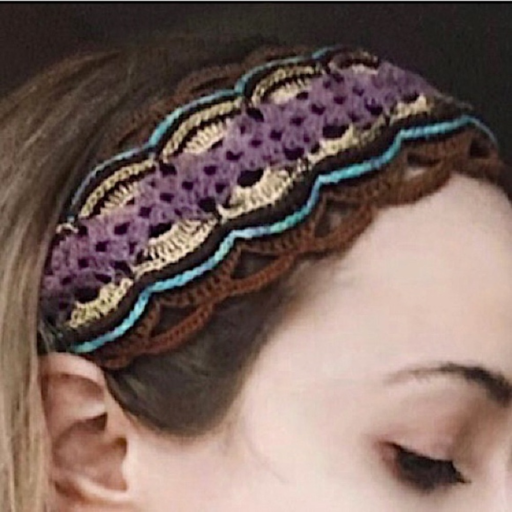HANDMADE TO ORDER crochet scalloped lace headband - Picture 2 of 3